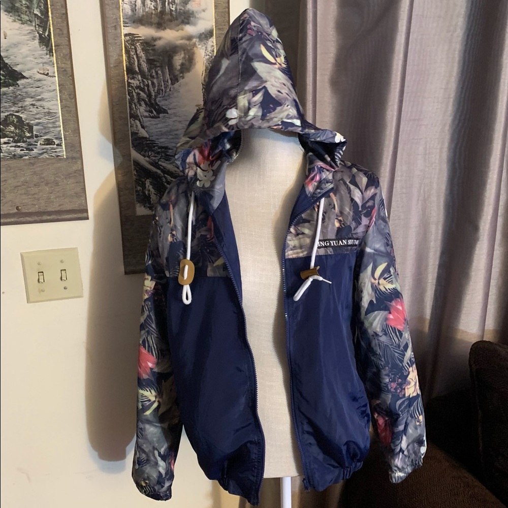 Qing Yuan Shui Wind Breaker Jacket